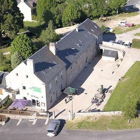 ホテル La Ferme De L'Aubrac オモン・オーブラック エクステリア 写真
