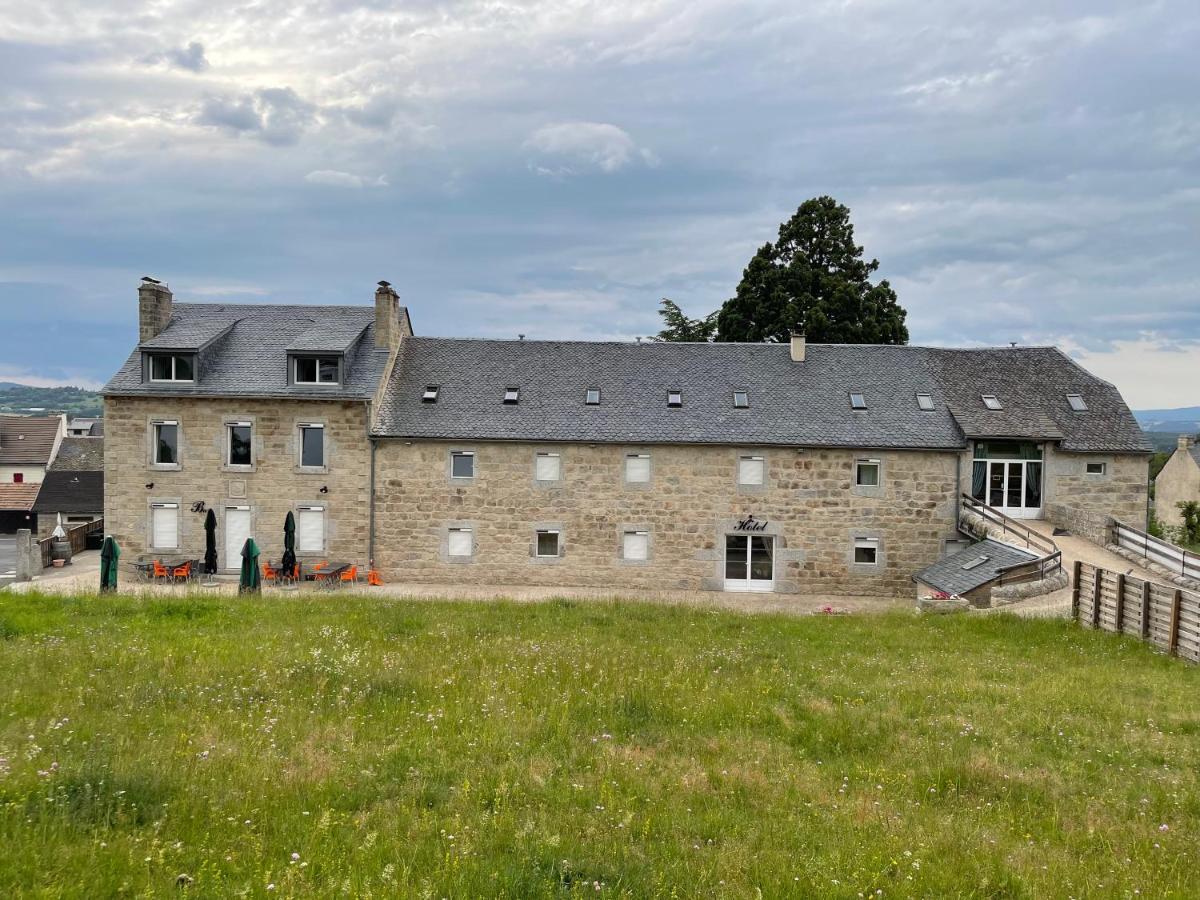 ホテル La Ferme De L'Aubrac オモン・オーブラック エクステリア 写真